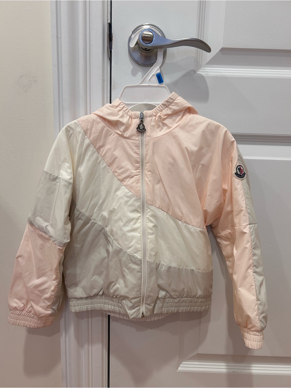 Moncler Kids Two-Tone Hooded Puffer Jacket - Pale Pink & Cream Size 3 years